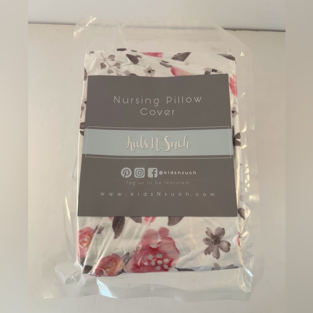 Kids n Such Nursing Pillow Cover, Floral, New